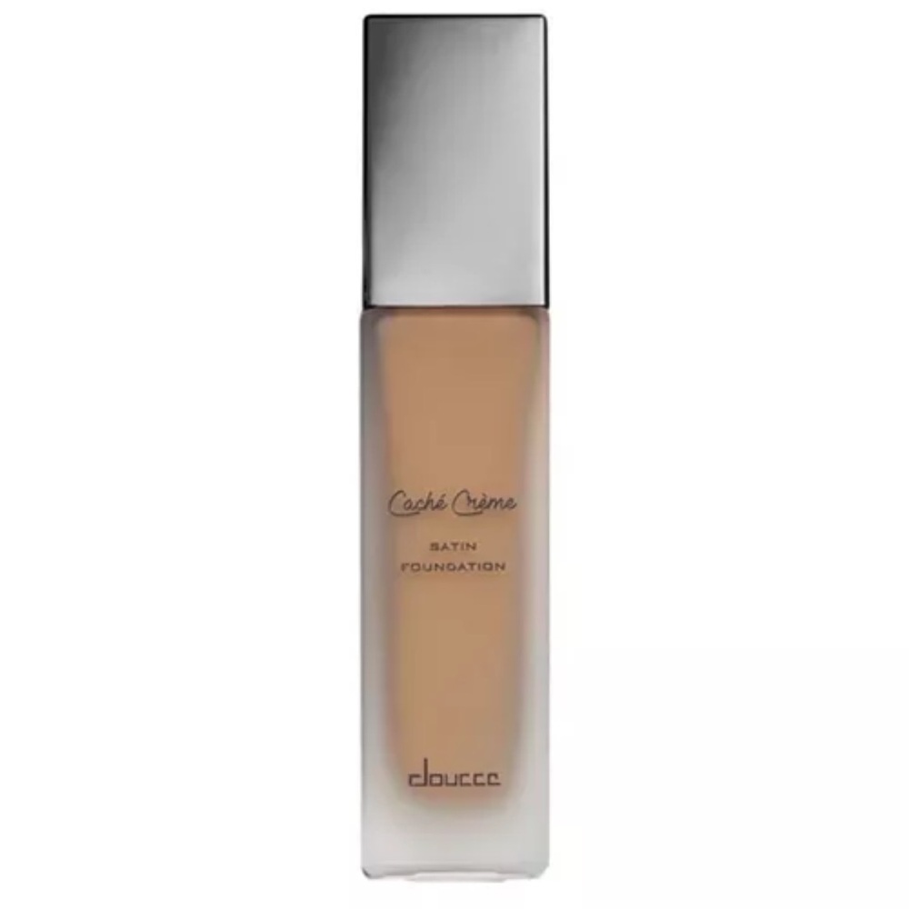 NEW DOUCCE Cache Creme Satin Foundation in Color YD11